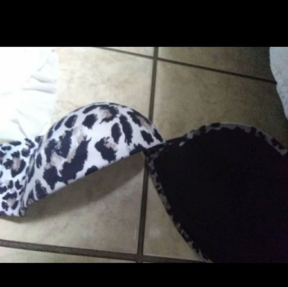 36B unworn strapless Vic Secret cheetah bra - Picture 2 of 4
